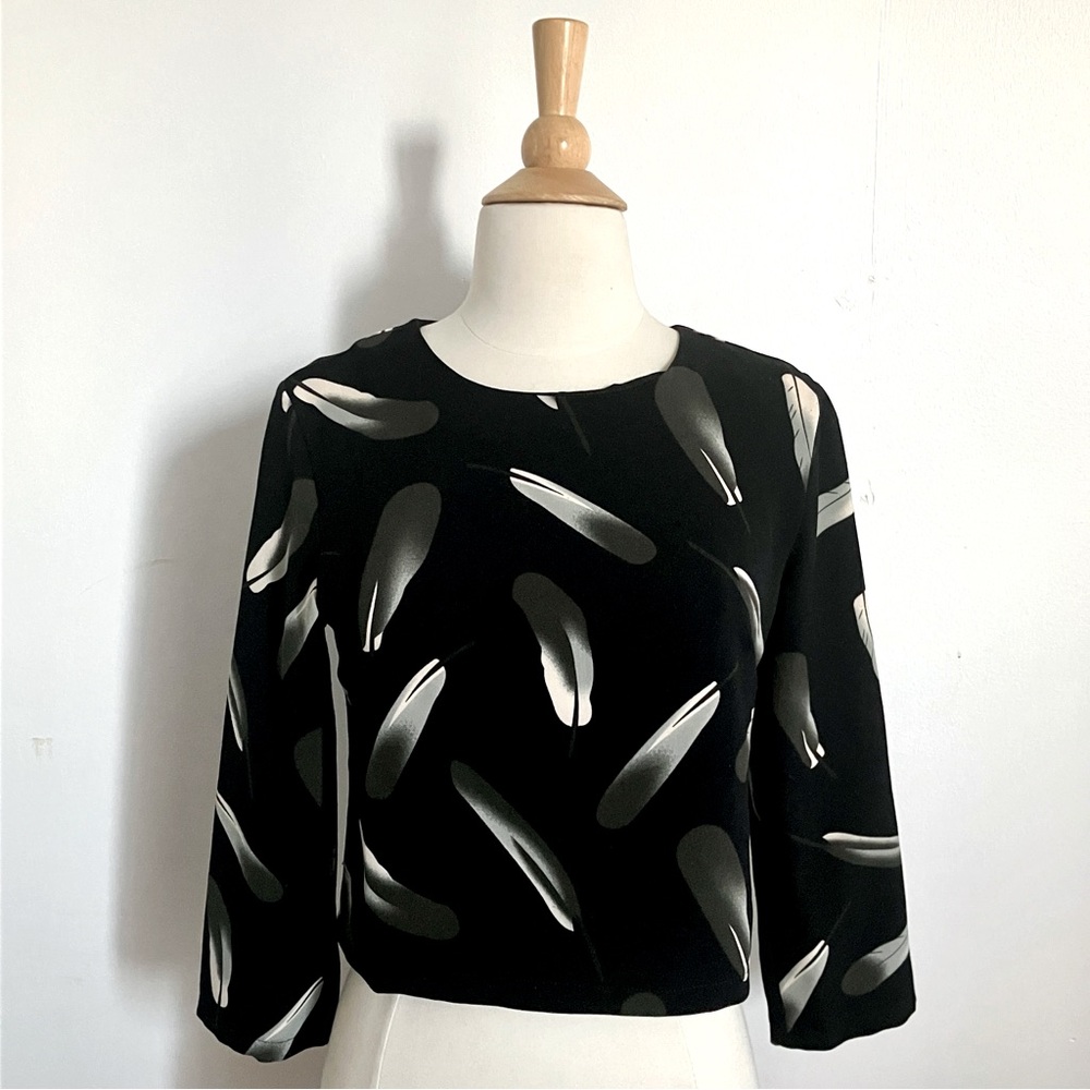 Cropped 3 Quarter Sleeve Blouse